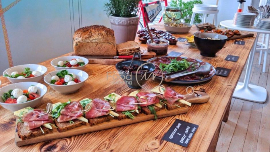 Catering na houseboatu