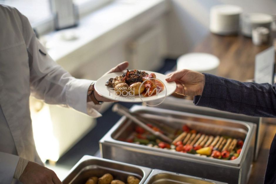 catering z lokálních zdrojů