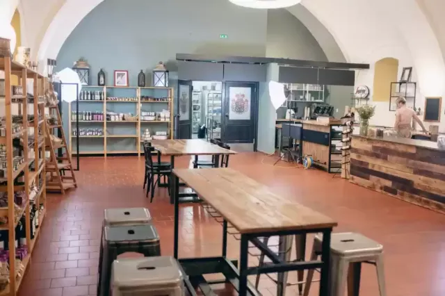 Orlik bistro shop